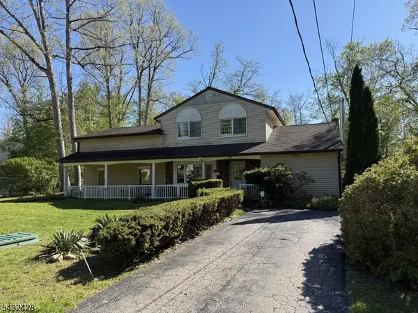 23 Lavina Trl, Jefferson Twp., NJ 07438
