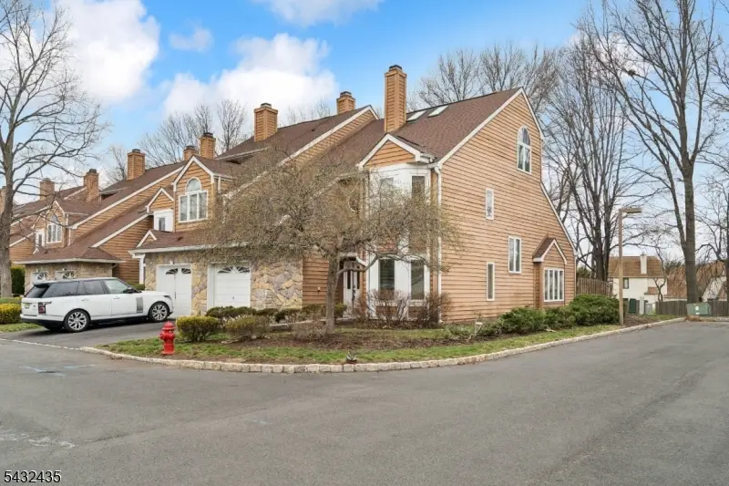 118 Coppertree Ct, Edison, NJ 08820 - #2