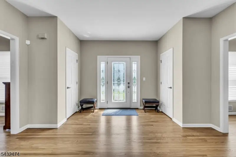 4 Harman Ct, Hillsborough, NJ 08844 - #2
