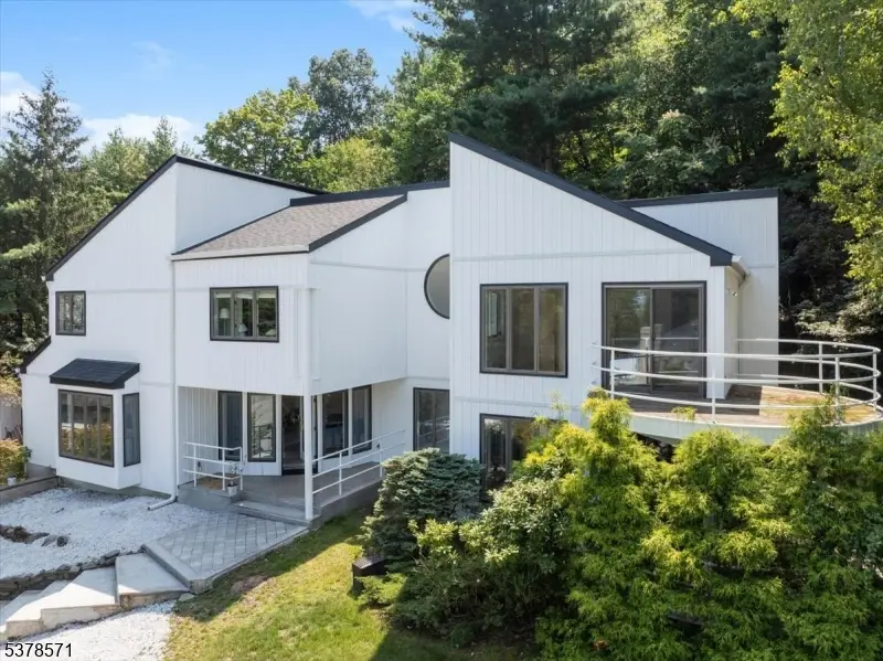 215 Eileen Dr, Cedar Grove, NJ 07009 - #2
