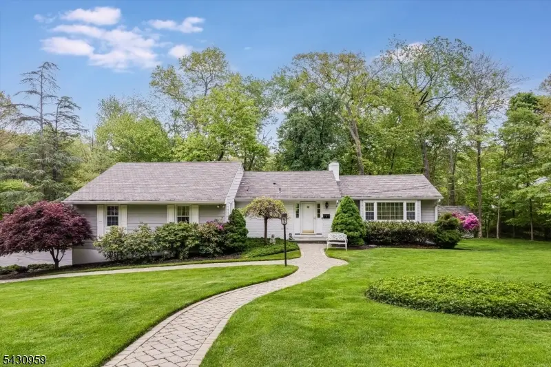 6 Driftway, Roseland, NJ 07068 - #1
