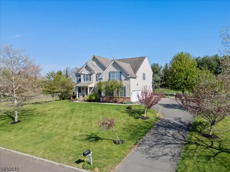 1 Tanager Dr, Raritan, NJ 08551 - #2