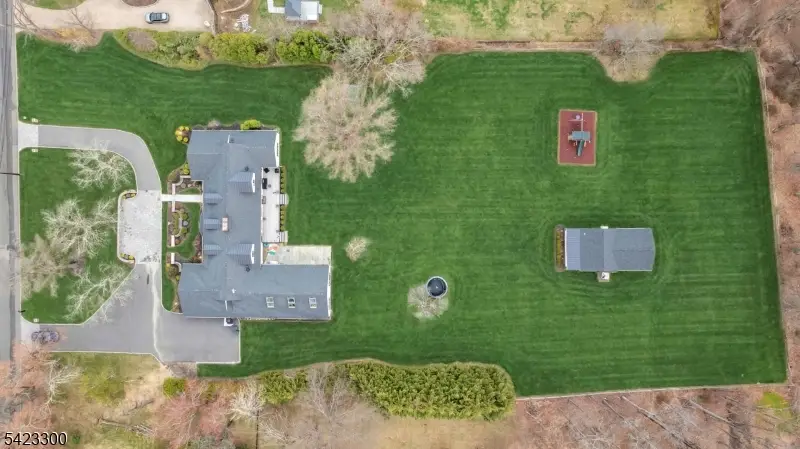 16 E Greenbrook Rd, North Caldwell, NJ 07006 - #3