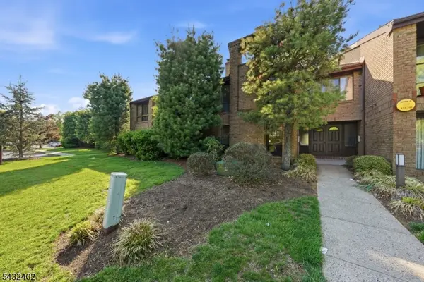 336 Willowbrook Dr, North Brunswick Twp., NJ 08902