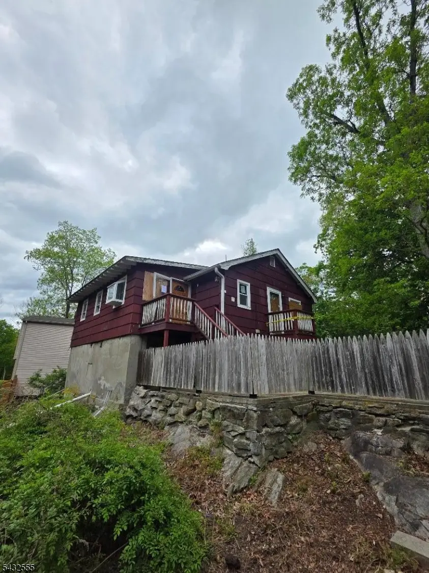 11 Oak St, Haskell, NJ 07420 - #1