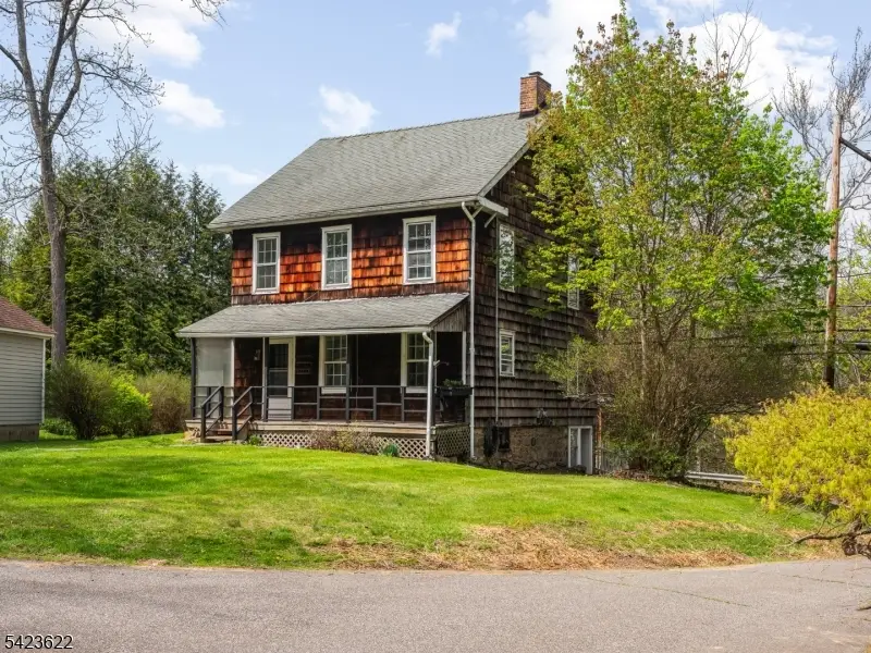 19 E Mill Rd, Long Valley, NJ 07853 - #2
