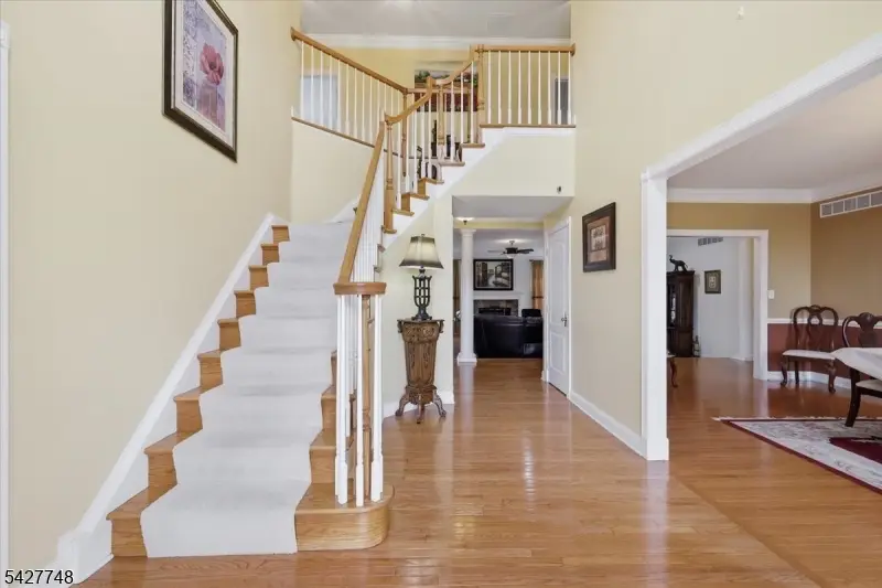 1 Beehive Ln, Raritan, NJ 08822 - #2