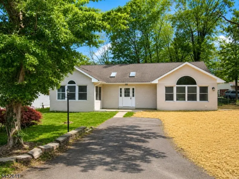 7 Lorettacong Dr, Lake Hopatcong, NJ 07849 - #1