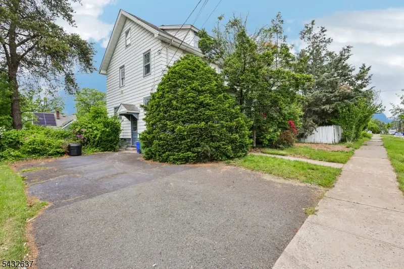 326 Thompson Ave, Roselle, NJ 07203 - #1