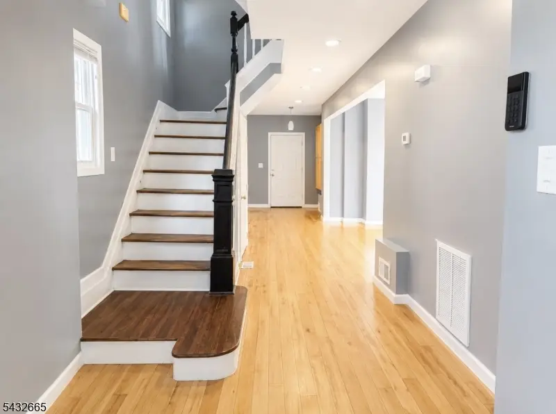 1086 18th Ave, Newark, NJ 07106 - #3