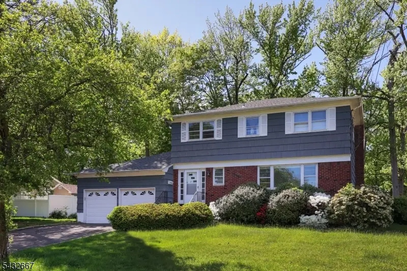 21 Saint Germain Dr, Clark, NJ 07066 - #2