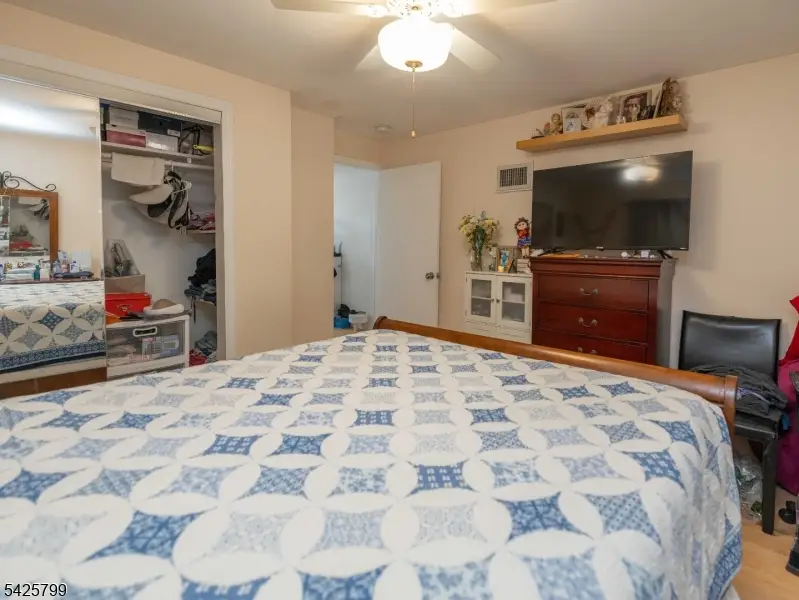 706 Keep St, Linden, NJ 07036 - #3