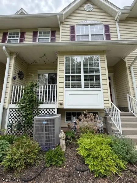 18 Kentworth Ct, Raritan Twp., NJ 08822