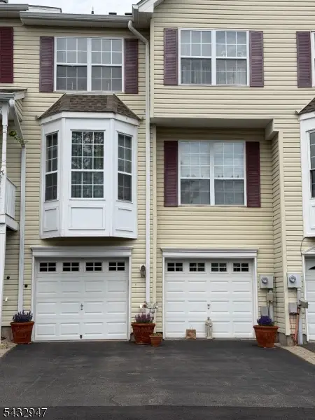 18 Kentworth Ct, Raritan, NJ 08822 - #2