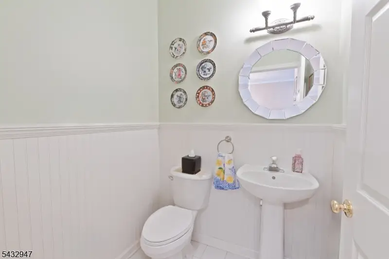 18 Kentworth Ct, Raritan, NJ 08822 - #3