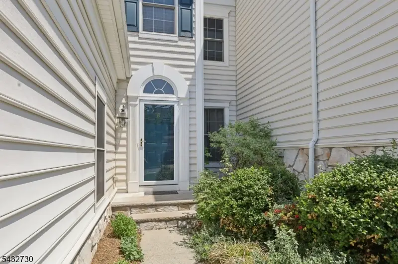 8 Yorktown Ln, Totowa, NJ 07512 - #3