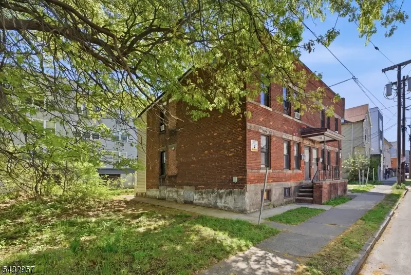 294 Governor St, Paterson, NJ 07501 - #3