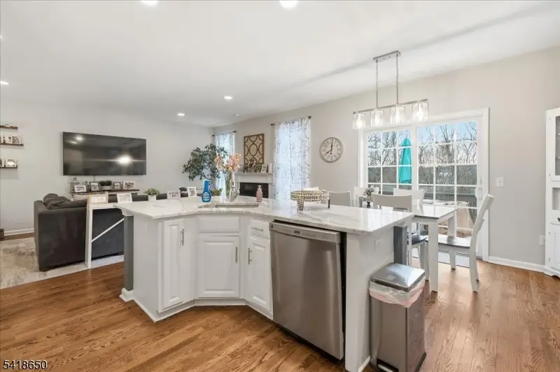 45 La Costa Dr, Clinton, NJ 08801 - #3
