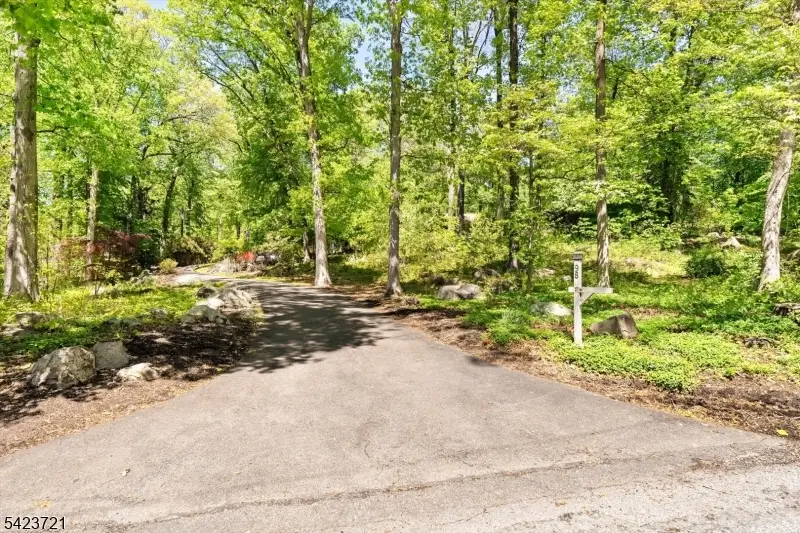 98 Snydertown Rd, Hopewell, NJ 08525 - #1