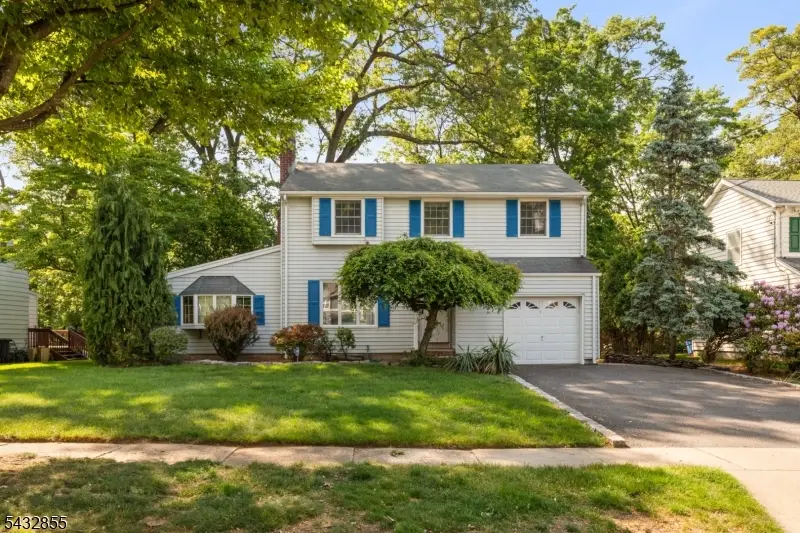 557 Monroe Ct, River Edge, NJ 07661 - #1