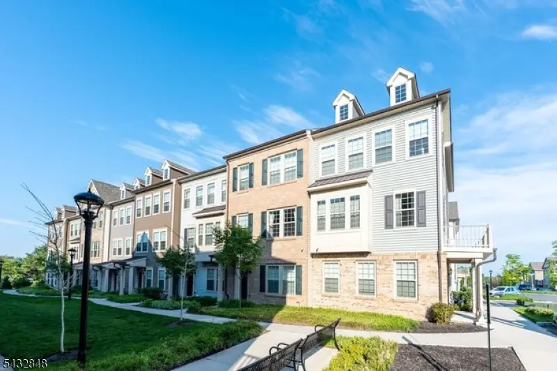 20 Gala Ct, Livingston, NJ 07039 - #1