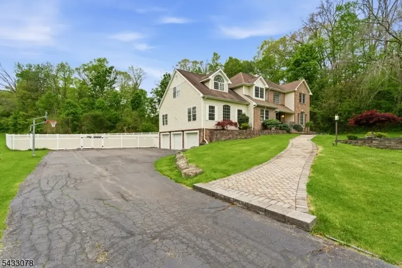 9 Valley Manor Dr, Sparta, NJ 07871 - #3