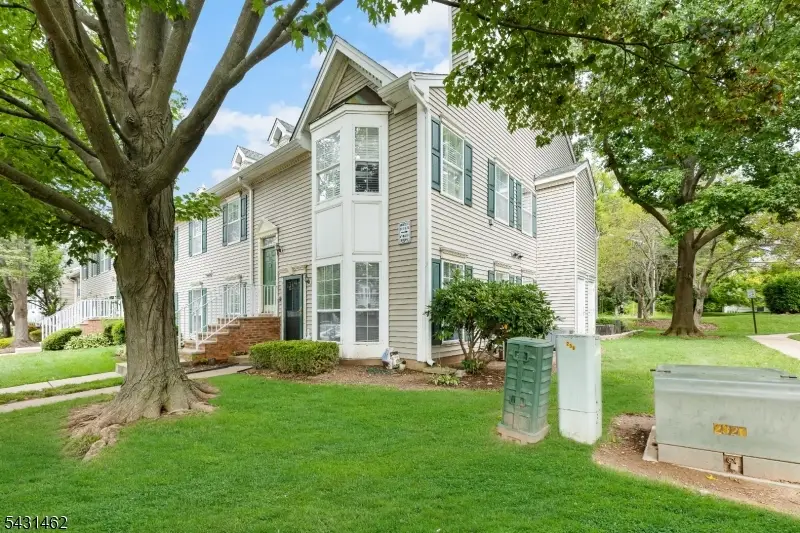 193 Columbus Dr, Franklin Park, NJ 08823 - #2