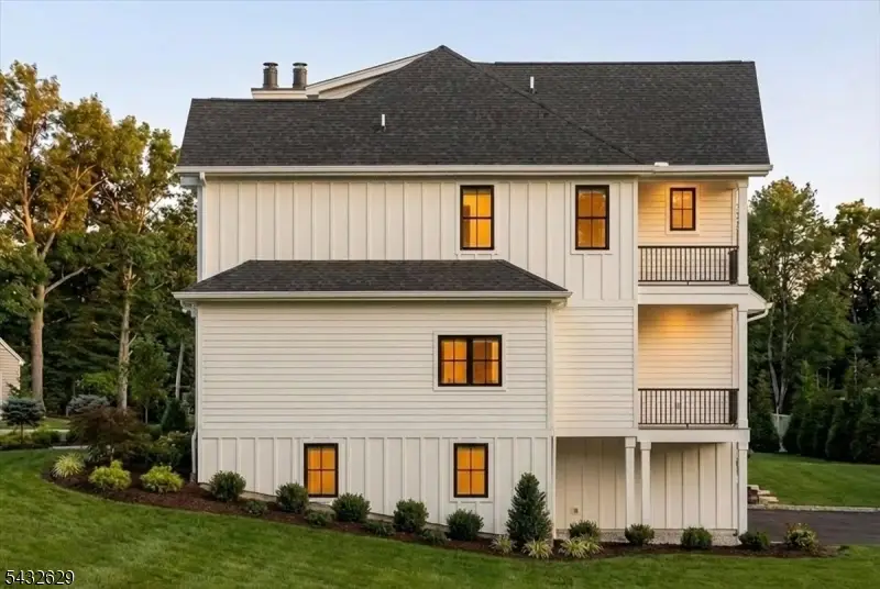 29 Sycamore Ave, Livingston, NJ 07039 - #2
