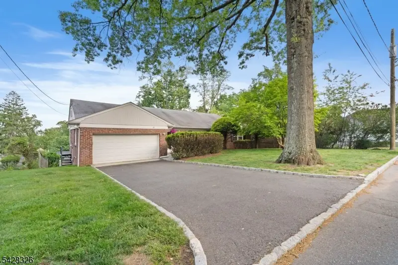 26 Devon Dr, West Orange, NJ 07052 - #2
