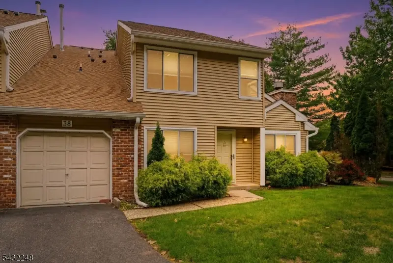 38 Cherrywood Dr, Franklin, NJ 08873 - #2