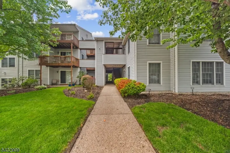 10 Stonyridge Dr, Lincoln Park, NJ 07035 - #1