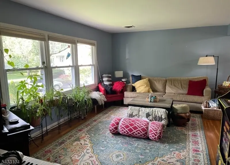 10 Falcon Ct, Livingston, NJ 07039 - #2