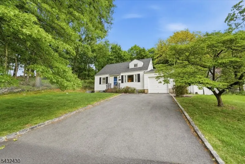 35 Deerfield Dr, West Orange, NJ 07052 - #3