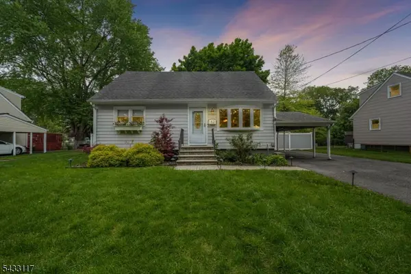 52 Barbara Dr, Pompton Lakes Boro, NJ 07442