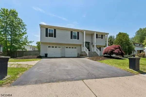21 Cherry Bend Dr, Howell Twp., NJ 07731