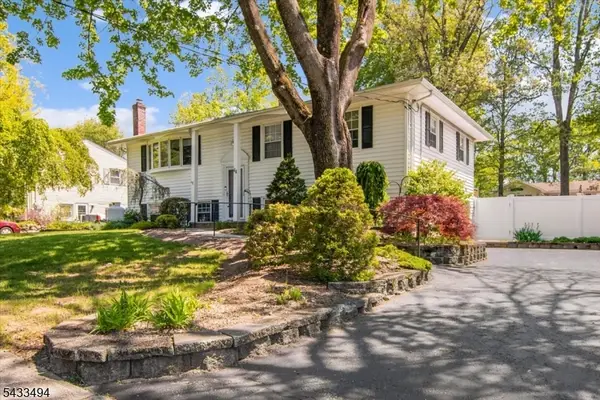44 Summit Rd, Jefferson Twp., NJ 07438