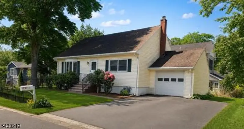 37 Linden Rd, Wayne, NJ 07470 - #2