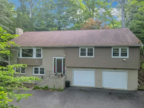 297 Pines Lake Dr E, Wayne Twp., NJ 07470