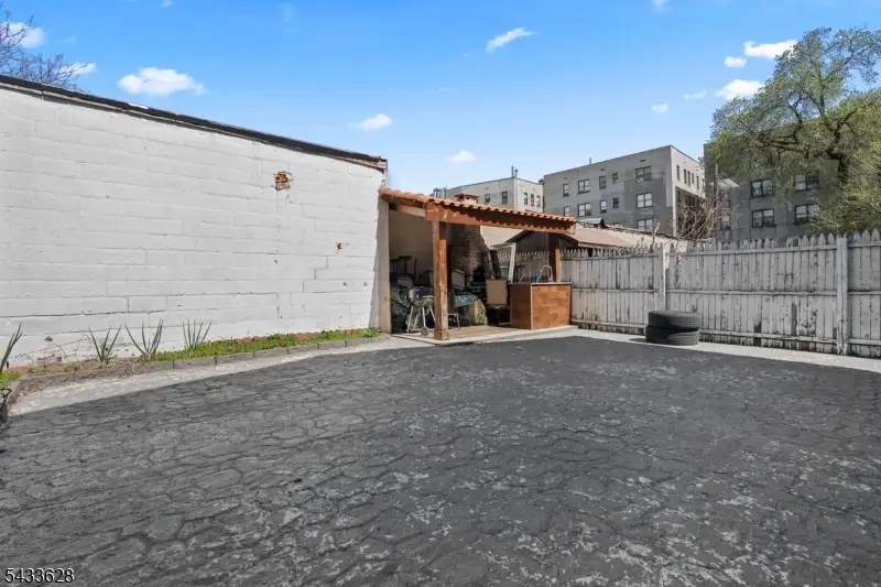 19 Halleck St, Newark, NJ 07104 - #3