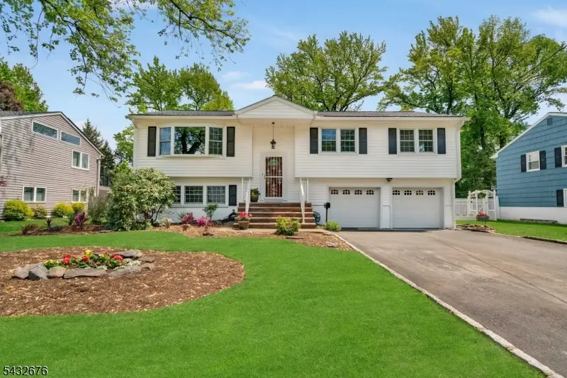98 Vassar Dr, Paramus, NJ 07652 - #1