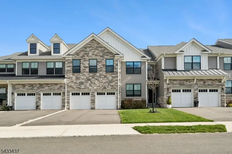 6 Concord Ct, Warren, NJ 07059 - #1