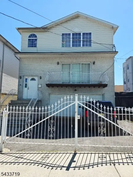 92 E Bigelow St, Newark, NJ 07114 - #1