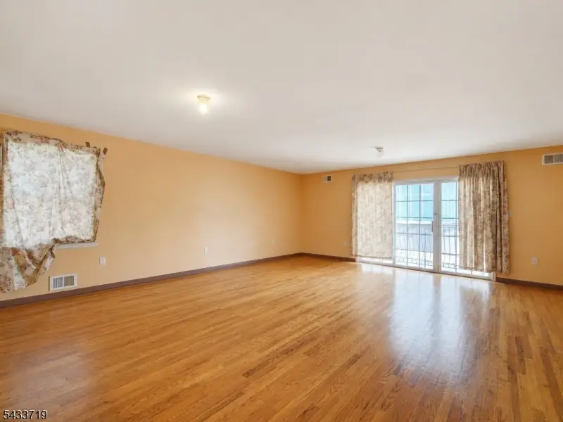 92 E Bigelow St, Newark, NJ 07114 - #3