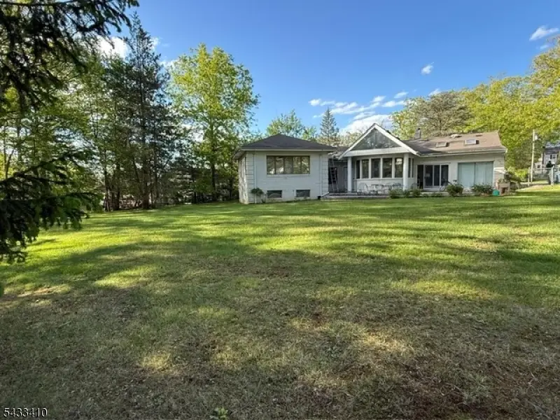 181 W Hobart Gap Rd, Livingston, NJ 07039 - #1