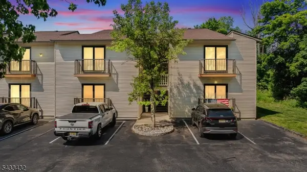 313 Spruce Hills Dr #313, Glen Gardner Boro, NJ 08826