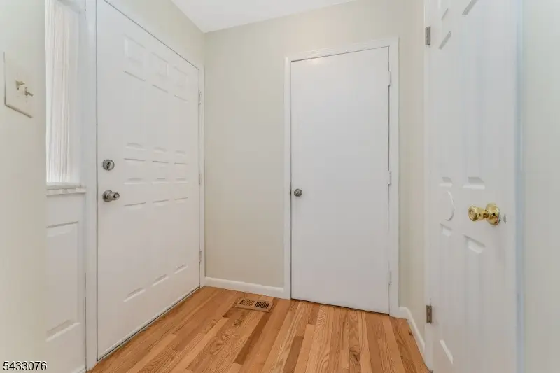 130 Locust Ct, Raritan, NJ 08822 - #3