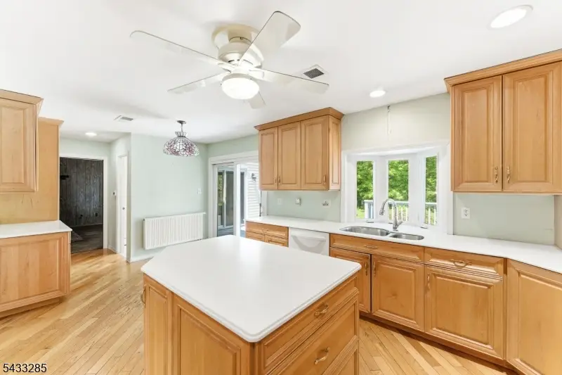 3 Elm St, Chester, NJ 07930 - #2