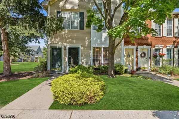 62 Gregory Ln #62, Franklin Twp., NJ 08823