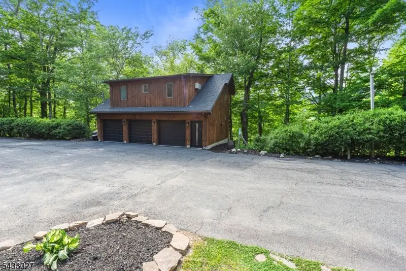 625 Maxim Dr, Hopatcong, NJ 07821 - #3