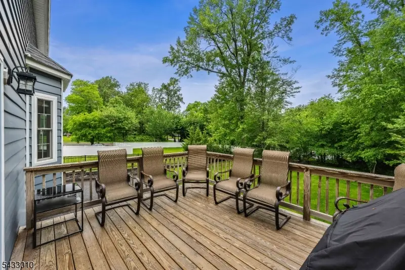 637 Mountain Ave, Berkeley Heights, NJ 07922 - #2